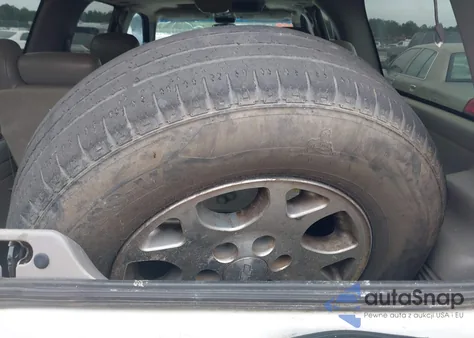 2005 Chevrolet Suburban 1500 Z71 из США, поврежденный, VIN 3GNFK16ZX5G224046